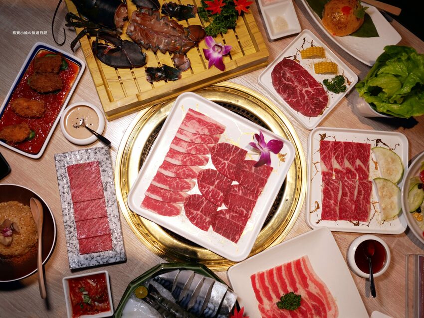 【台中南屯區美食】紅巢燒肉工房公益旗艦店,超平價雙人牛豚燒肉套餐,平日限定1180元!還可加購日本A5和牛、波士頓活龍蝦,生日壽星來店慶生送蛋糕!內文附詳細菜單價位介紹。 @熊寶小榆の旅遊日記