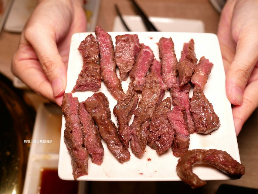 【台中南屯區美食】紅巢燒肉工房公益旗艦店,超平價雙人牛豚燒肉套餐,平日限定1180元!還可加購日本A5和牛、波士頓活龍蝦,生日壽星來店慶生送蛋糕!內文附詳細菜單價位介紹。 @熊寶小榆の旅遊日記