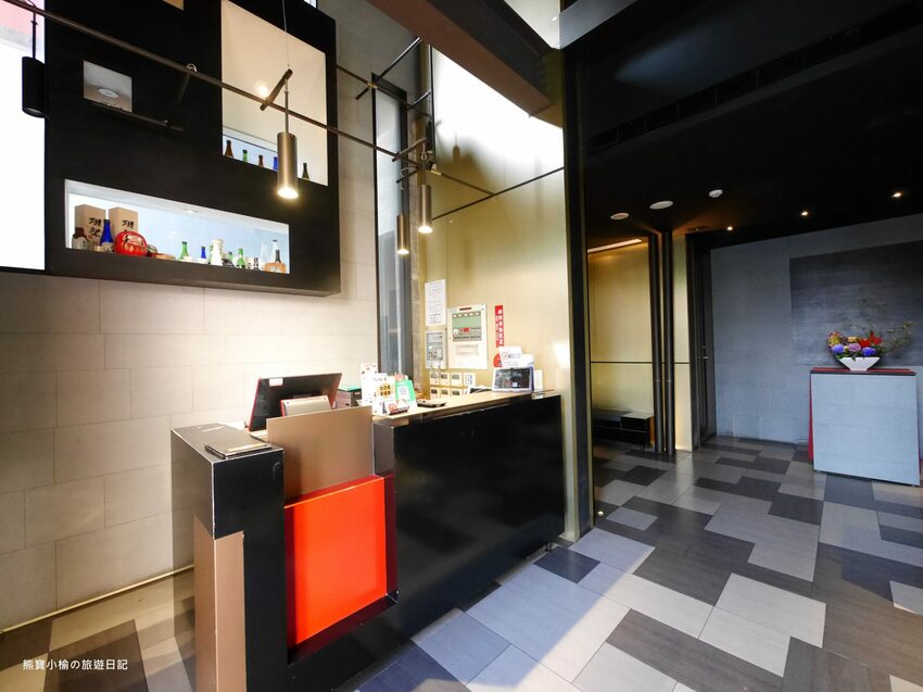 【台中南屯區美食】紅巢燒肉工房公益旗艦店,超平價雙人牛豚燒肉套餐,平日限定1180元!還可加購日本A5和牛、波士頓活龍蝦,生日壽星來店慶生送蛋糕!內文附詳細菜單價位介紹。 @熊寶小榆の旅遊日記