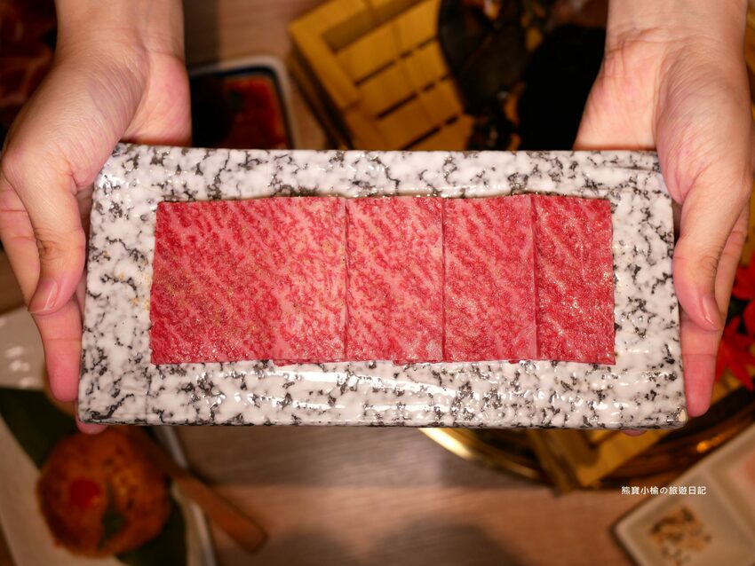 【台中南屯區美食】紅巢燒肉工房公益旗艦店,超平價雙人牛豚燒肉套餐,平日限定1180元!還可加購日本A5和牛、波士頓活龍蝦,生日壽星來店慶生送蛋糕!內文附詳細菜單價位介紹。 @熊寶小榆の旅遊日記