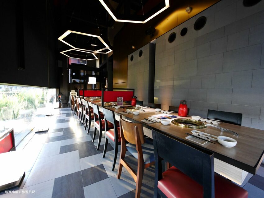 【台中南屯區美食】紅巢燒肉工房公益旗艦店,超平價雙人牛豚燒肉套餐,平日限定1180元!還可加購日本A5和牛、波士頓活龍蝦,生日壽星來店慶生送蛋糕!內文附詳細菜單價位介紹。 @熊寶小榆の旅遊日記