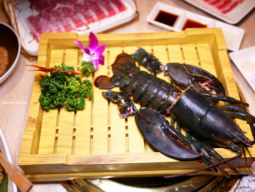 【台中南屯區美食】紅巢燒肉工房公益旗艦店,超平價雙人牛豚燒肉套餐,平日限定1180元!還可加購日本A5和牛、波士頓活龍蝦,生日壽星來店慶生送蛋糕!內文附詳細菜單價位介紹。 @熊寶小榆の旅遊日記