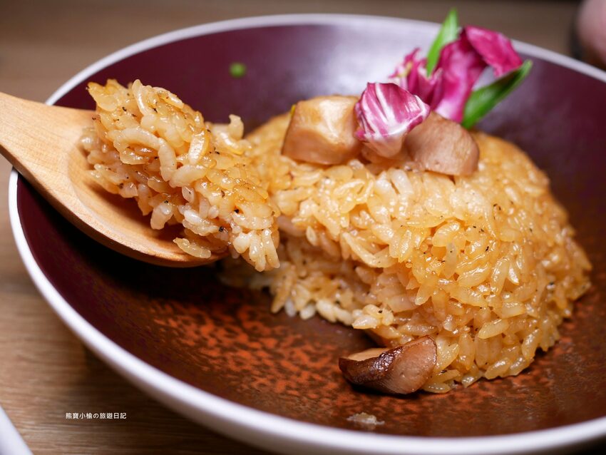 【台中南屯區美食】紅巢燒肉工房公益旗艦店,超平價雙人牛豚燒肉套餐,平日限定1180元!還可加購日本A5和牛、波士頓活龍蝦,生日壽星來店慶生送蛋糕!內文附詳細菜單價位介紹。 @熊寶小榆の旅遊日記