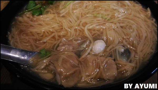 無敵家赤肉大腸蚵仔麵線：[銅板美食]無敵家赤肉大腸蚵仔麵線~健康美味、近樹林火車站！！！