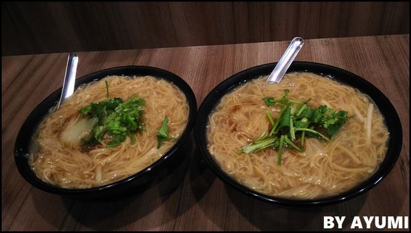 無敵家赤肉大腸蚵仔麵線：[銅板美食]無敵家赤肉大腸蚵仔麵線~健康美味、近樹林火車站！！！