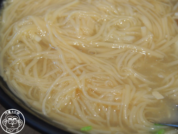 無敵家赤肉大腸蚵仔麵線：呷飽祙【新北樹林･無敵家赤肉大腸蚵仔麵線】食尚玩家推薦