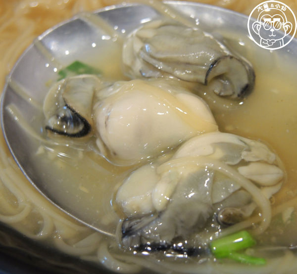 無敵家赤肉大腸蚵仔麵線：呷飽祙【新北樹林･無敵家赤肉大腸蚵仔麵線】食尚玩家推薦