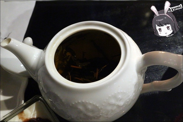 赤崁璽樓：[食記]►台南中西區◄赤崁璽樓-和洋共構特色高樓建築/奶素和全素食餐廳/ 旅遊拍照景點/台南美食推薦/ 台南素食推薦