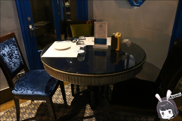 赤崁璽樓：[食記]►台南中西區◄赤崁璽樓-和洋共構特色高樓建築/奶素和全素食餐廳/ 旅遊拍照景點/台南美食推薦/ 台南素食推薦