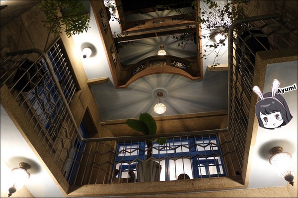 赤崁璽樓：[食記]►台南中西區◄赤崁璽樓-和洋共構特色高樓建築/奶素和全素食餐廳/ 旅遊拍照景點/台南美食推薦/ 台南素食推薦