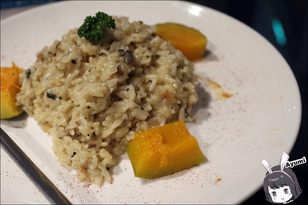 赤崁璽樓：[食記]►台南中西區◄赤崁璽樓-和洋共構特色高樓建築/奶素和全素食餐廳/ 旅遊拍照景點/台南美食推薦/ 台南素食推薦