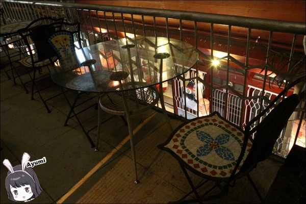 赤崁璽樓：[食記]►台南中西區◄赤崁璽樓-和洋共構特色高樓建築/奶素和全素食餐廳/ 旅遊拍照景點/台南美食推薦/ 台南素食推薦