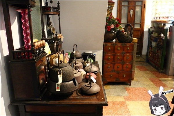 赤崁璽樓：[食記]►台南中西區◄赤崁璽樓-和洋共構特色高樓建築/奶素和全素食餐廳/ 旅遊拍照景點/台南美食推薦/ 台南素食推薦