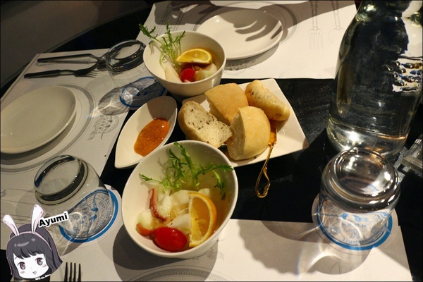 赤崁璽樓：[食記]►台南中西區◄赤崁璽樓-和洋共構特色高樓建築/奶素和全素食餐廳/ 旅遊拍照景點/台南美食推薦/ 台南素食推薦