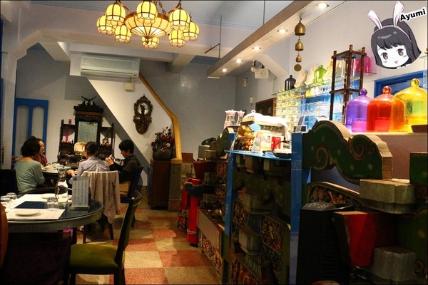 赤崁璽樓：[食記]►台南中西區◄赤崁璽樓-和洋共構特色高樓建築/奶素和全素食餐廳/ 旅遊拍照景點/台南美食推薦/ 台南素食推薦