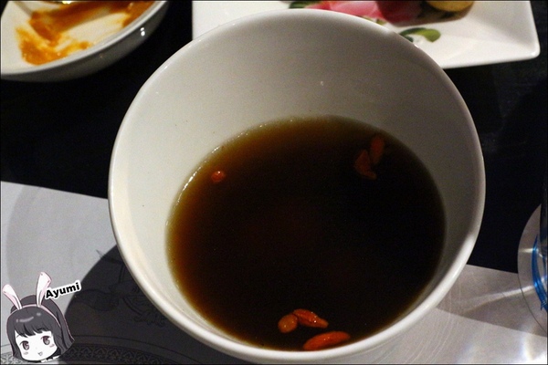 赤崁璽樓：[食記]►台南中西區◄赤崁璽樓-和洋共構特色高樓建築/奶素和全素食餐廳/ 旅遊拍照景點/台南美食推薦/ 台南素食推薦