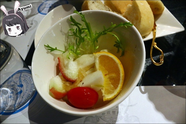 赤崁璽樓：[食記]►台南中西區◄赤崁璽樓-和洋共構特色高樓建築/奶素和全素食餐廳/ 旅遊拍照景點/台南美食推薦/ 台南素食推薦