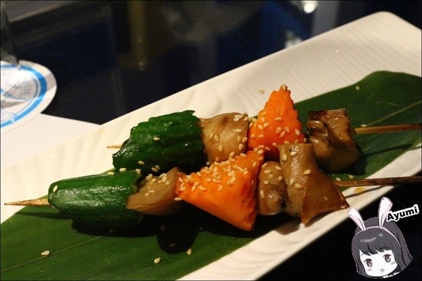 赤崁璽樓：[食記]►台南中西區◄赤崁璽樓-和洋共構特色高樓建築/奶素和全素食餐廳/ 旅遊拍照景點/台南美食推薦/ 台南素食推薦