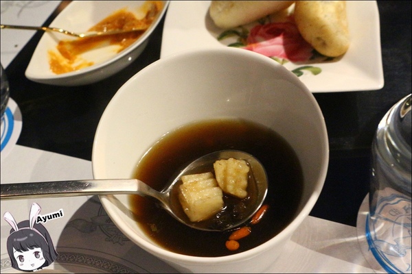 赤崁璽樓：[食記]►台南中西區◄赤崁璽樓-和洋共構特色高樓建築/奶素和全素食餐廳/ 旅遊拍照景點/台南美食推薦/ 台南素食推薦