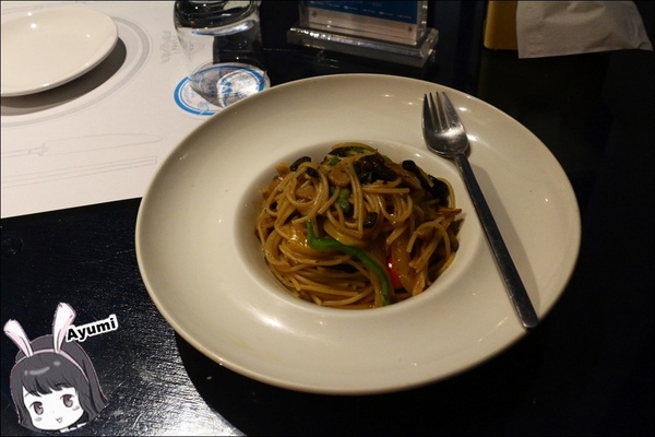 赤崁璽樓：[食記]►台南中西區◄赤崁璽樓-和洋共構特色高樓建築/奶素和全素食餐廳/ 旅遊拍照景點/台南美食推薦/ 台南素食推薦