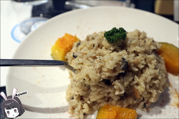 赤崁璽樓：[食記]►台南中西區◄赤崁璽樓-和洋共構特色高樓建築/奶素和全素食餐廳/ 旅遊拍照景點/台南美食推薦/ 台南素食推薦