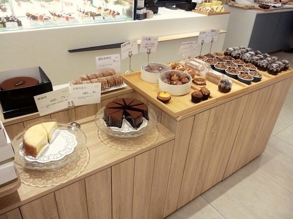 艾斯特烘焙 ERSTE Pâtisserie:酸甜細膩的滋味,品嚐粉紅甜心馬卡龍--艾斯特烘焙 ERSTE Pâtisserie体驗心得 艾斯特烘焙 ERSTE Pâtisserie:酸甜細膩的滋味,品嚐粉紅甜心馬卡龍--艾斯特烘焙 ERSTE Pâtisserie体驗心得