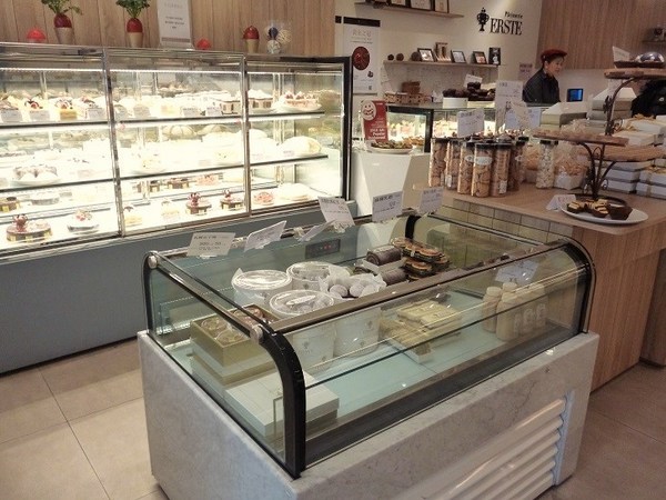 艾斯特烘焙 ERSTE Pâtisserie:酸甜細膩的滋味,品嚐粉紅甜心馬卡龍--艾斯特烘焙 ERSTE Pâtisserie体驗心得 艾斯特烘焙 ERSTE Pâtisserie:酸甜細膩的滋味,品嚐粉紅甜心馬卡龍--艾斯特烘焙 ERSTE Pâtisserie体驗心得