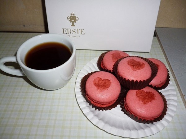 艾斯特烘焙 ERSTE Pâtisserie:酸甜細膩的滋味,品嚐粉紅甜心馬卡龍--艾斯特烘焙 ERSTE Pâtisserie体驗心得 艾斯特烘焙 ERSTE Pâtisserie:酸甜細膩的滋味,品嚐粉紅甜心馬卡龍--艾斯特烘焙 ERSTE Pâtisserie体驗心得