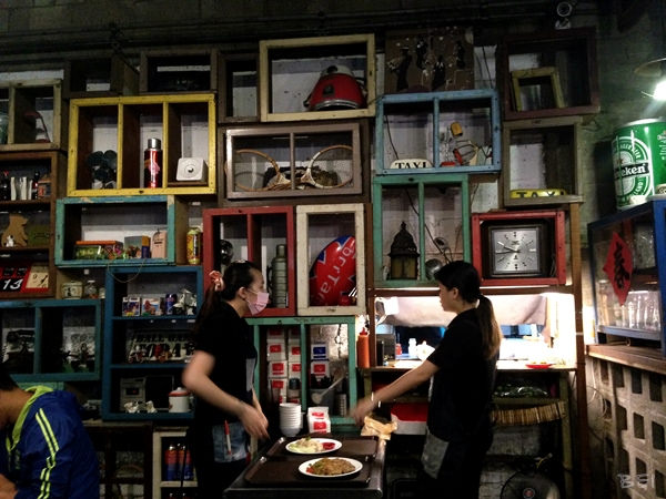 【高雄美食】黑狗食堂∞真的有黑狗的道地新加坡美食