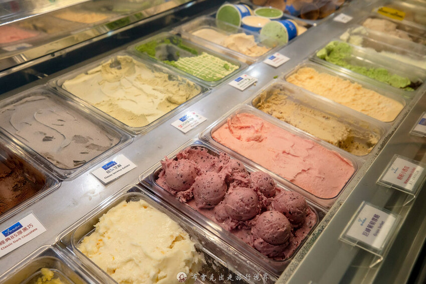 高人氣的義式冰淇淋連併排違停都想要買，超級推薦抹茶柚子脆片與柚香檸檬雪酪，好吃｜布雷克出走旅行視界