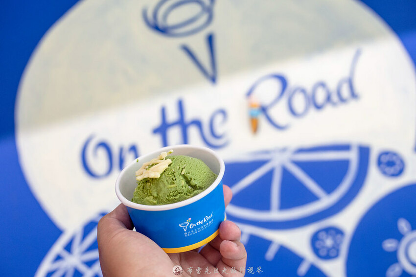 高人氣的義式冰淇淋連併排違停都想要買，超級推薦抹茶柚子脆片與柚香檸檬雪酪，好吃｜布雷克出走旅行視界