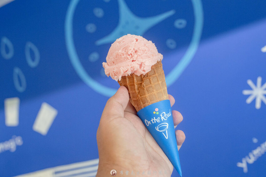 高人氣的義式冰淇淋連併排違停都想要買，超級推薦抹茶柚子脆片與柚香檸檬雪酪，好吃｜布雷克出走旅行視界