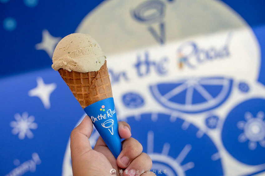 高人氣的義式冰淇淋連併排違停都想要買，超級推薦抹茶柚子脆片與柚香檸檬雪酪，好吃｜布雷克出走旅行視界