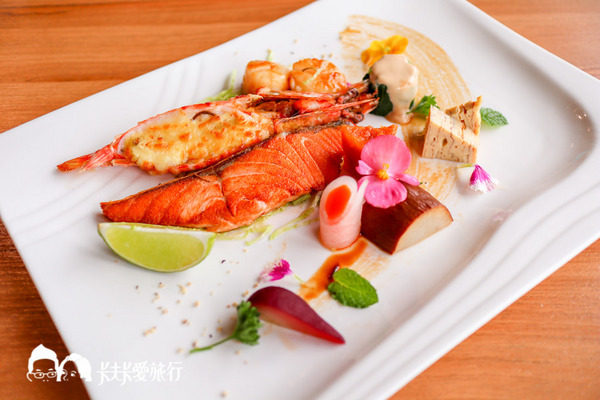 日光私廚：【宜蘭美食】日光私廚｜冬山河畔私廚料理饗宴！頂級牛排櫻桃鴨下午茶甜點咖啡