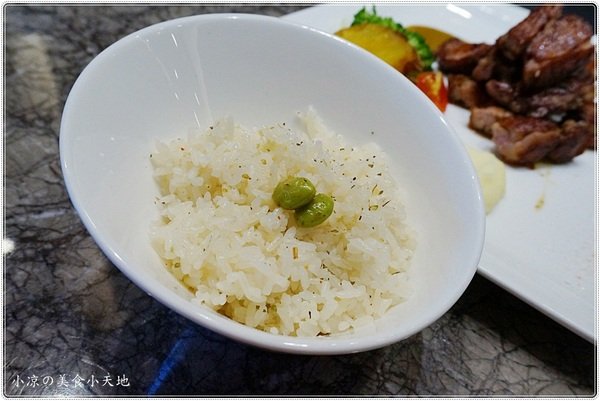 合榭創意板燒小廚:台中南區』合榭 精緻鐵板料理║忠孝夜市排隊美食。高CP值鐵板燒,尚青的海陸大餐,另有平日商業午餐只要199元!