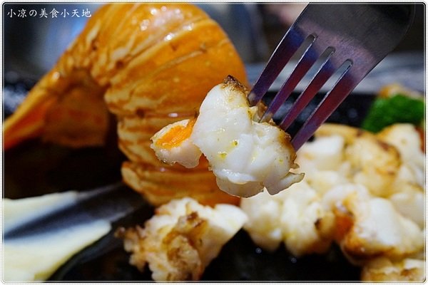 合榭創意板燒小廚：台中南區』合榭 精緻鐵板料理║忠孝夜市排隊美食。高CP值鐵板燒，尚青的海陸大餐，另有平日商業午餐只要199元!