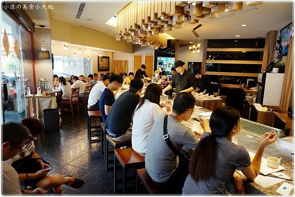 合榭創意板燒小廚:台中南區』合榭 精緻鐵板料理║忠孝夜市排隊美食。高CP值鐵板燒,尚青的海陸大餐,另有平日商業午餐只要199元!