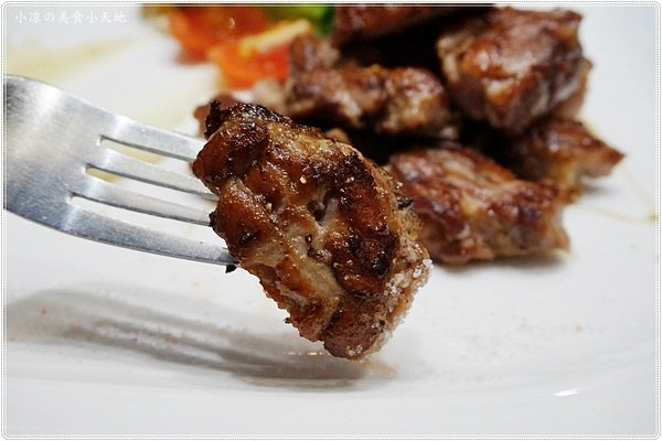 合榭創意板燒小廚:台中南區』合榭 精緻鐵板料理║忠孝夜市排隊美食。高CP值鐵板燒,尚青的海陸大餐,另有平日商業午餐只要199元!