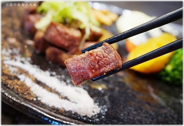 合榭創意板燒小廚：台中南區』合榭 精緻鐵板料理║忠孝夜市排隊美食。高CP值鐵板燒，尚青的海陸大餐，另有平日商業午餐只要199元!