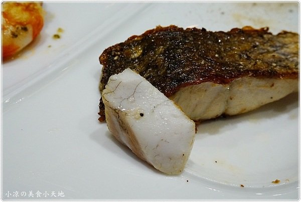 合榭創意板燒小廚：台中南區』合榭 精緻鐵板料理║忠孝夜市排隊美食。高CP值鐵板燒，尚青的海陸大餐，另有平日商業午餐只要199元!