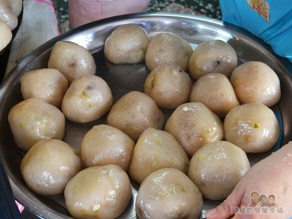 湯家大肉圓07-準備下炸鍋的大肉圓