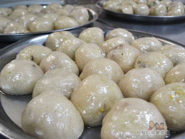 湯家大肉圓12-煮過的肉圓瀝乾放涼