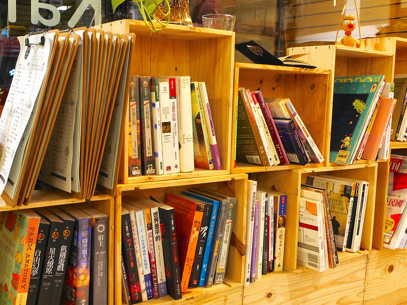 【南京三民下午茶】由你咖啡 Union Kaffe| 舒服寬敞咖啡廳x大量綠色元素|創意南瓜鹹蛋義大利麵x多樣手作甜點（松山區八德路、近京華城）