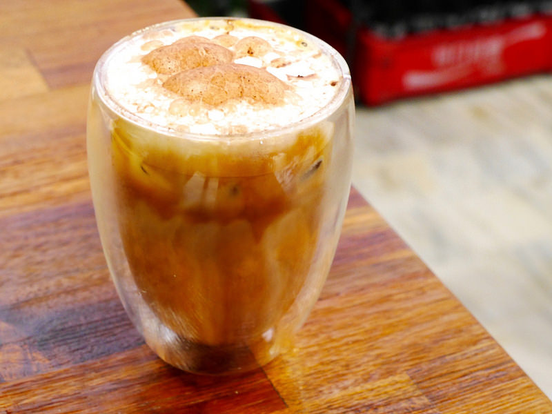 【南京三民下午茶】由你咖啡 Union Kaffe| 舒服寬敞咖啡廳x大量綠色元素|創意南瓜鹹蛋義大利麵x多樣手作甜點（松山區八德路、近京華城）