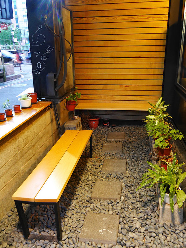 【南京三民下午茶】由你咖啡 Union Kaffe| 舒服寬敞咖啡廳x大量綠色元素|創意南瓜鹹蛋義大利麵x多樣手作甜點（松山區八德路、近京華城）