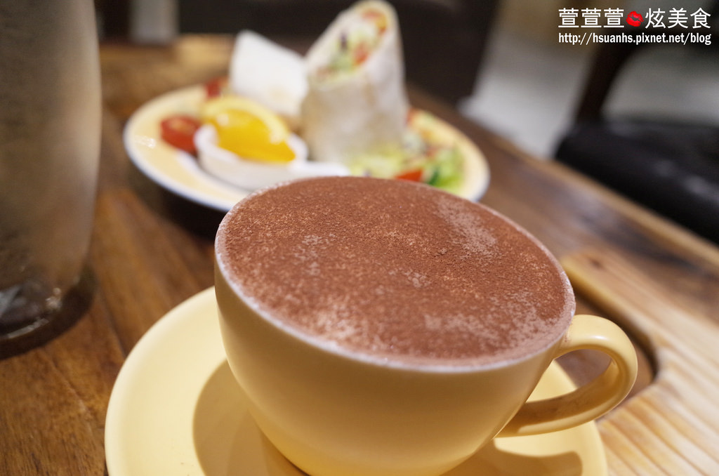 【台北】由你咖啡。南瓜義大利鹹蛋義大利麵、輕食、甜點表現超強!! 值得再訪 捷運南京三民下午茶(不限時/WIFI/閱讀桌燈)