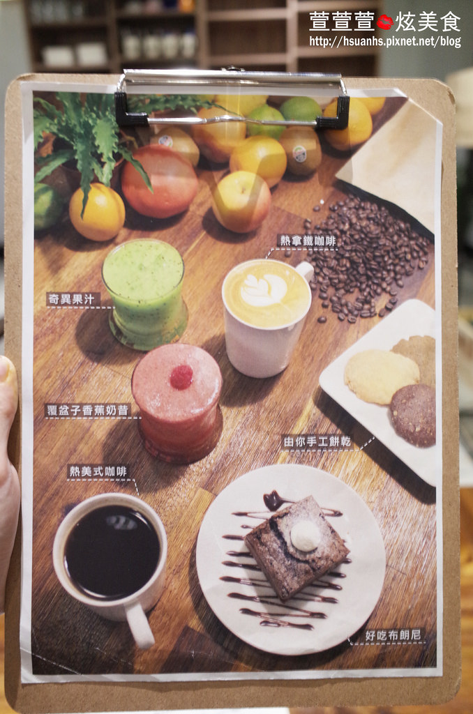 【台北】由你咖啡。南瓜義大利鹹蛋義大利麵、輕食、甜點表現超強!! 值得再訪 捷運南京三民下午茶(不限時/WIFI/閱讀桌燈)