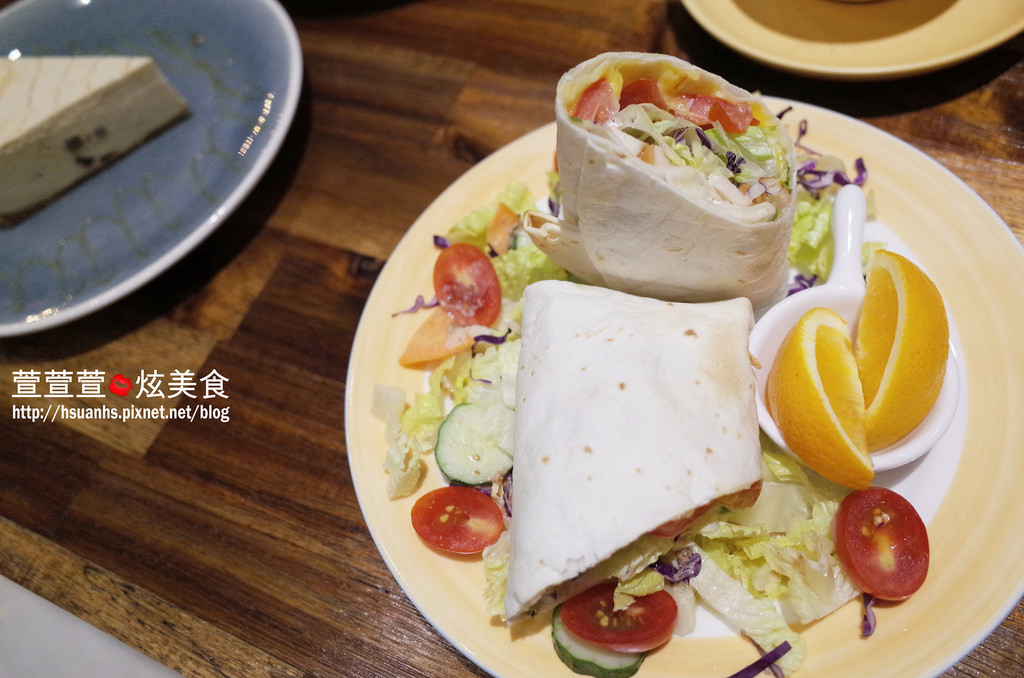 【台北】由你咖啡。南瓜義大利鹹蛋義大利麵、輕食、甜點表現超強!! 值得再訪 捷運南京三民下午茶(不限時/WIFI/閱讀桌燈)