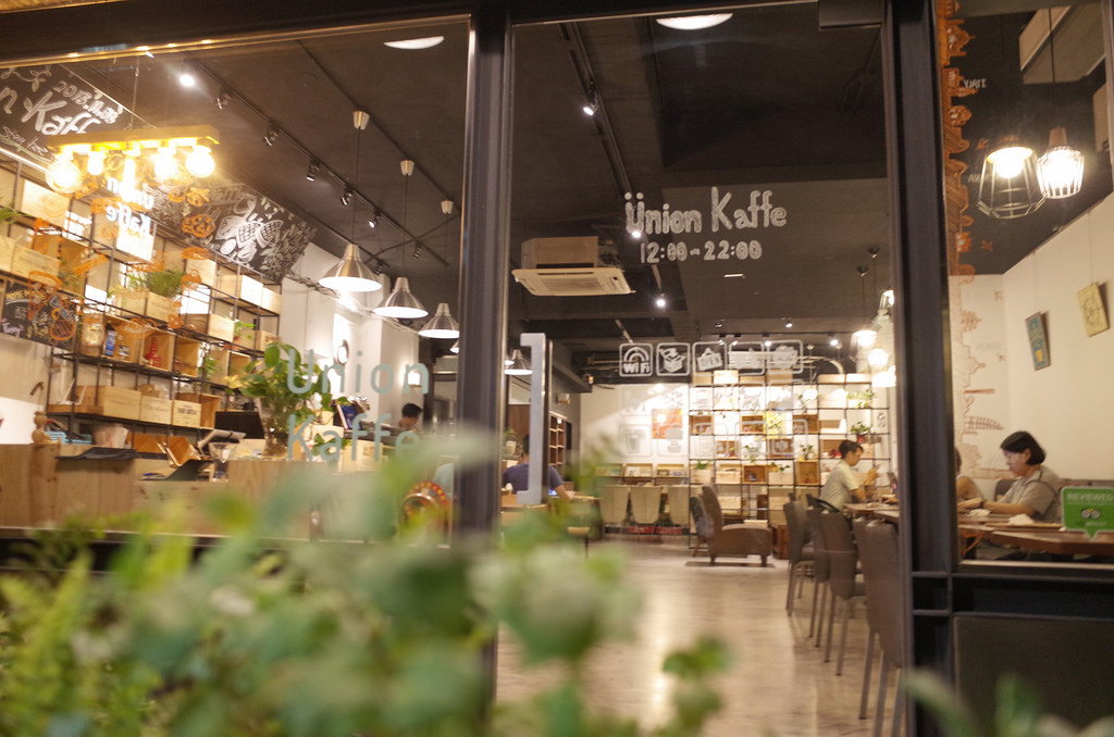 【台北】由你咖啡。南瓜義大利鹹蛋義大利麵、輕食、甜點表現超強!! 值得再訪 捷運南京三民下午茶(不限時/WIFI/閱讀桌燈)