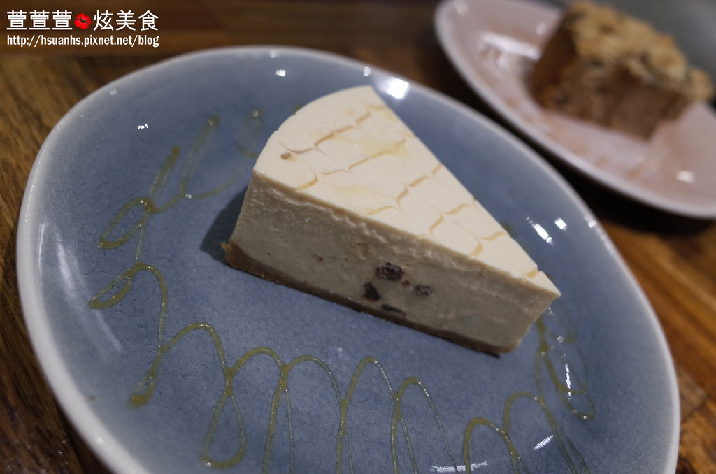 【台北】由你咖啡。南瓜義大利鹹蛋義大利麵、輕食、甜點表現超強!! 值得再訪 捷運南京三民下午茶(不限時/WIFI/閱讀桌燈)